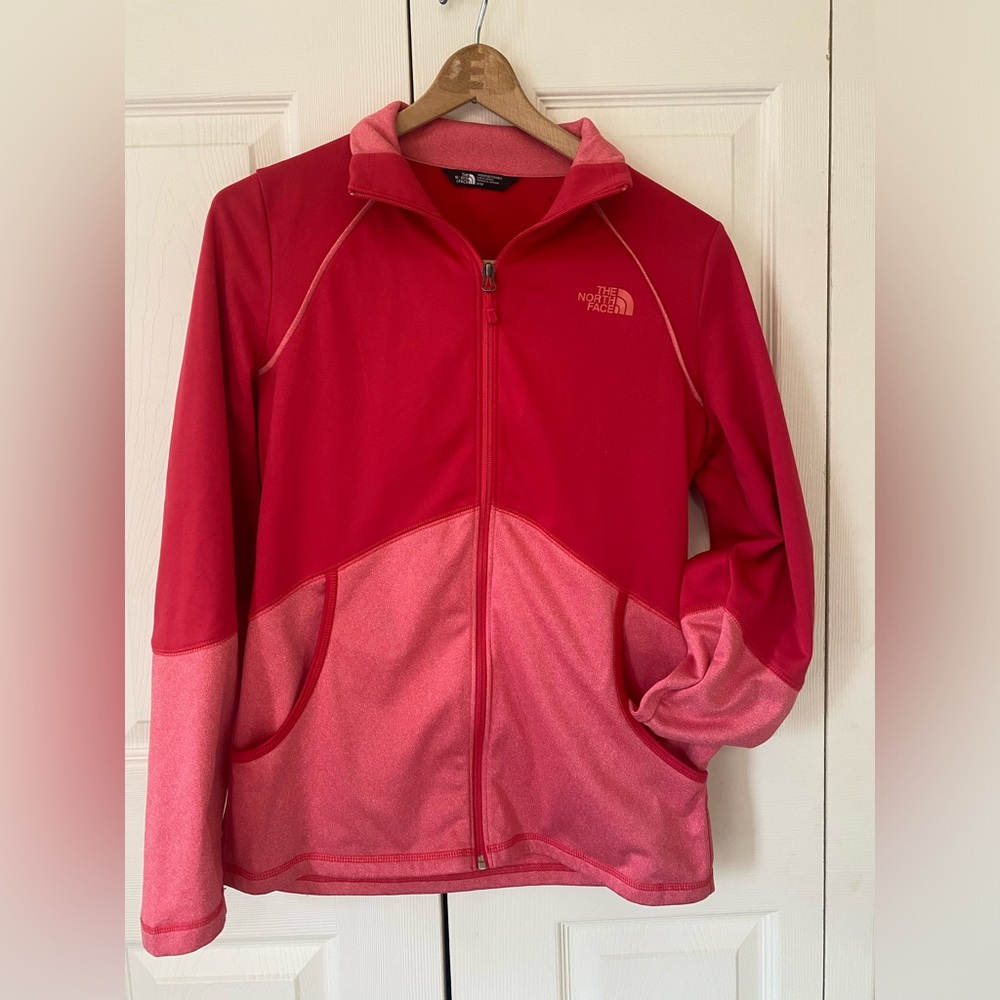 Brand new without tags The North Face jogger zip up jacket. Pink size M